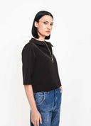BLUSA COM ZÍPER E GOLA PRETA