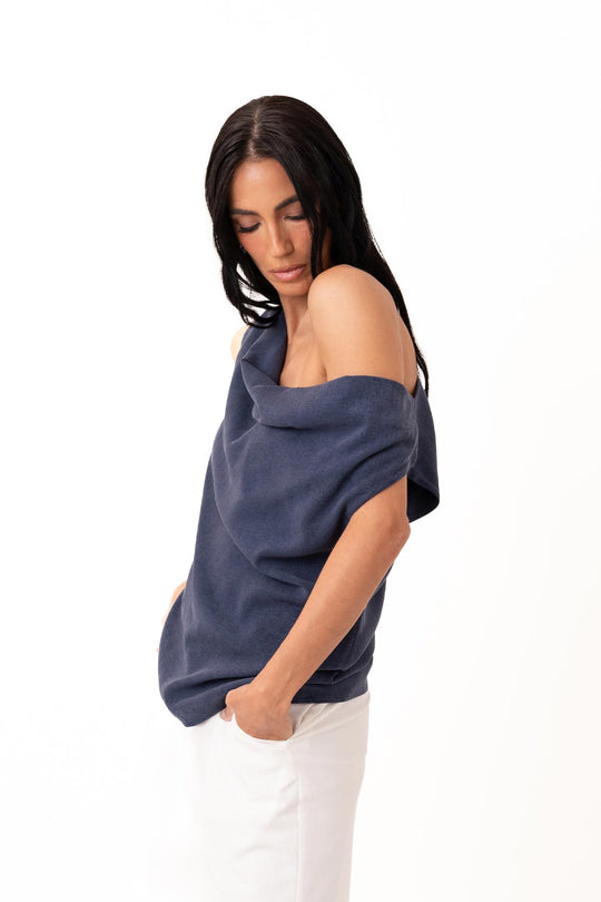BLUSA DECOTE ASSIMÉTRICO MARINHO