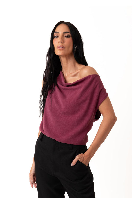 BLUSA DECOTE ASSIMÉTRICO VINHO