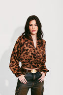 BLUSA TRANSPASSE ANIMAL PRINT