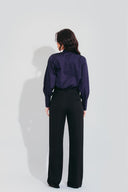 CALÇA COM VINCO FRONTAL