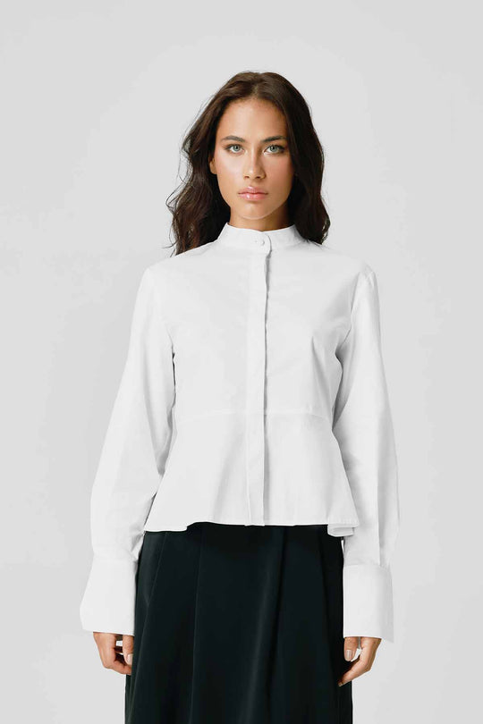 CAMISA COM BASQUE ACINTURADA