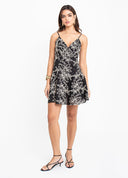VESTIDO CURTO BORDADO
